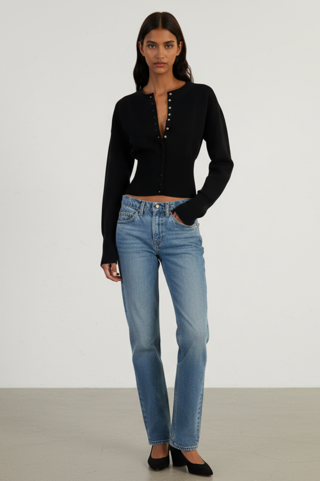 Cardigan Cropped Aderente da Donna con Bottoni